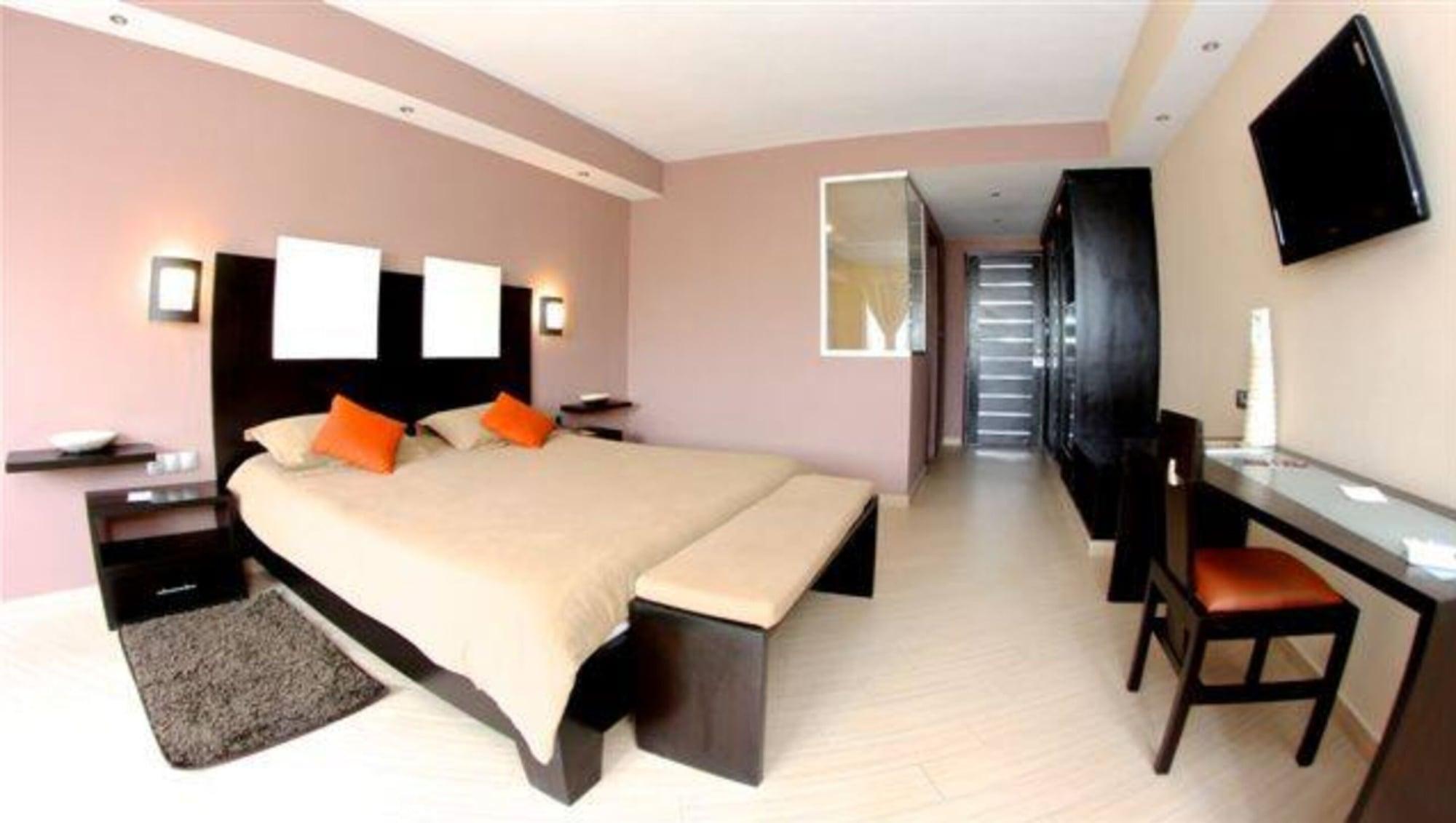 Cafe De Rome Hotel Dakar Exterior photo