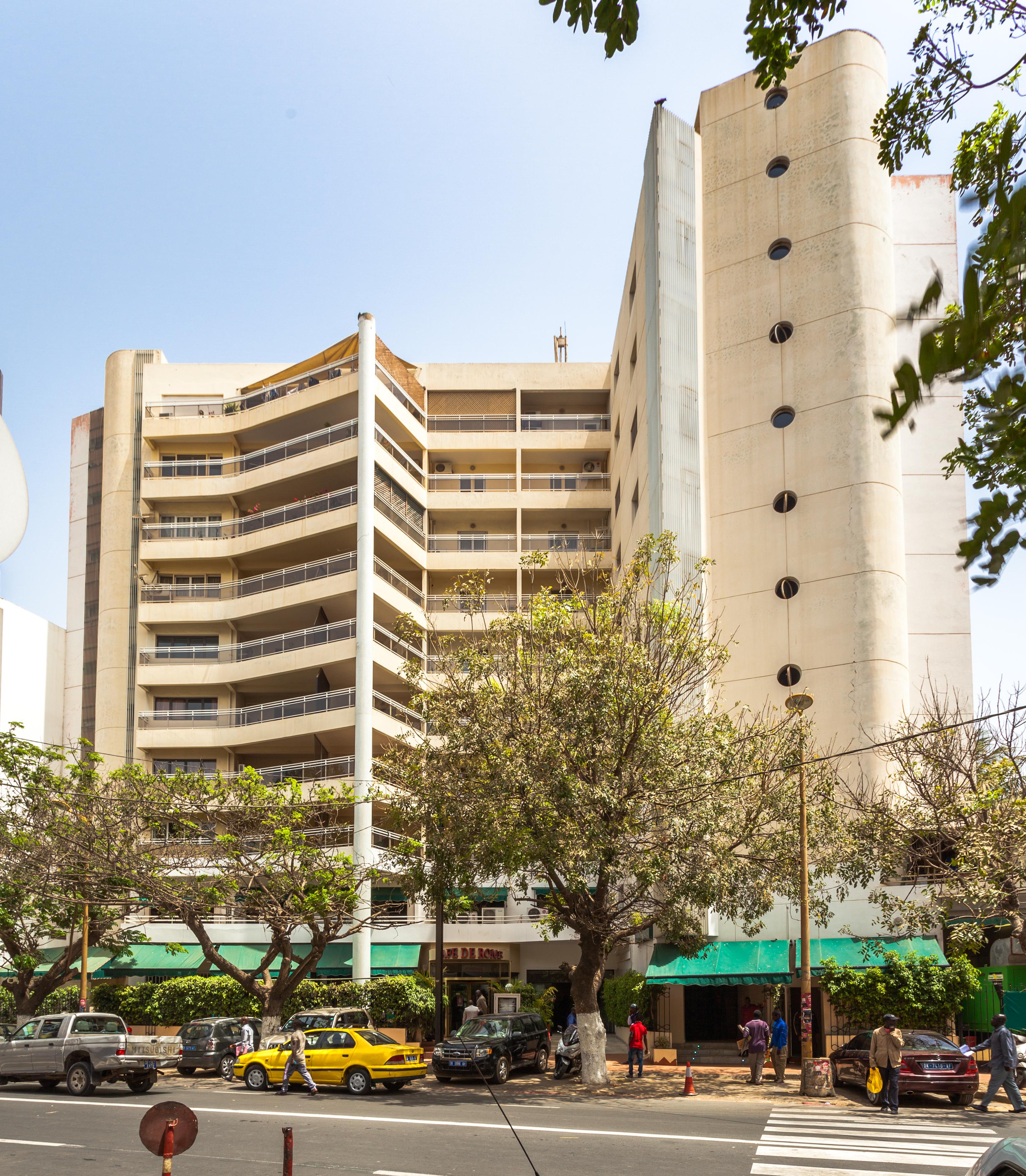 Cafe De Rome Hotel Dakar Exterior photo