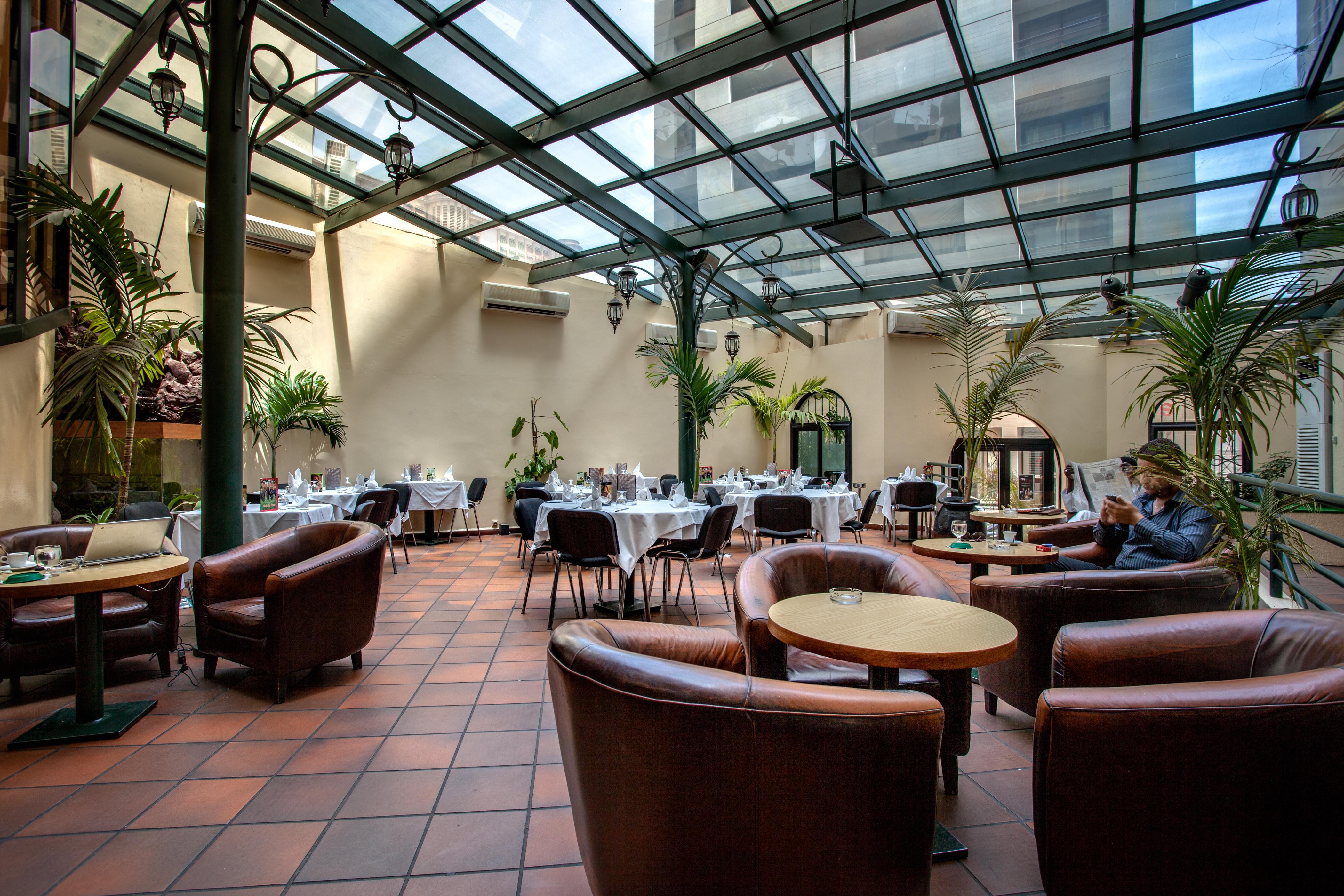 Cafe De Rome Hotel Dakar Exterior photo